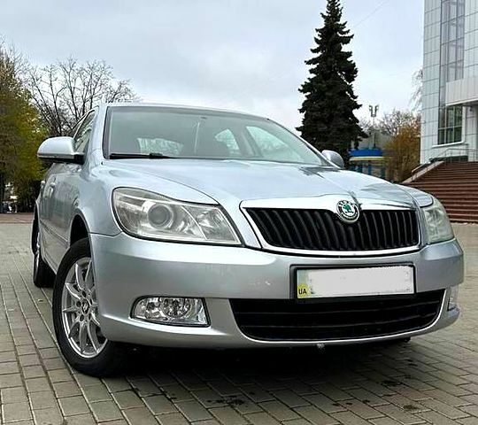 Сірий Шкода Октавія, об'ємом двигуна 1.6 л та пробігом 175 тис. км за 9100 $, фото 2 на Automoto.ua