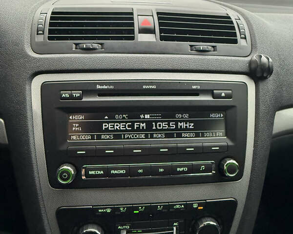 Серый Шкода Октавия, объемом двигателя 1.8 л и пробегом 132 тыс. км за 10500 $, фото 1 на Automoto.ua