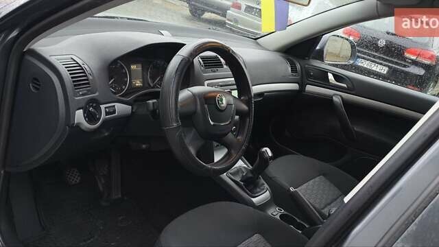 Серый Шкода Октавия, объемом двигателя 1.8 л и пробегом 188 тыс. км за 6700 $, фото 6 на Automoto.ua