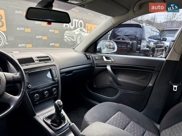 Серый Шкода Октавия, объемом двигателя 1.8 л и пробегом 223 тыс. км за 8200 $, фото 11 на Automoto.ua