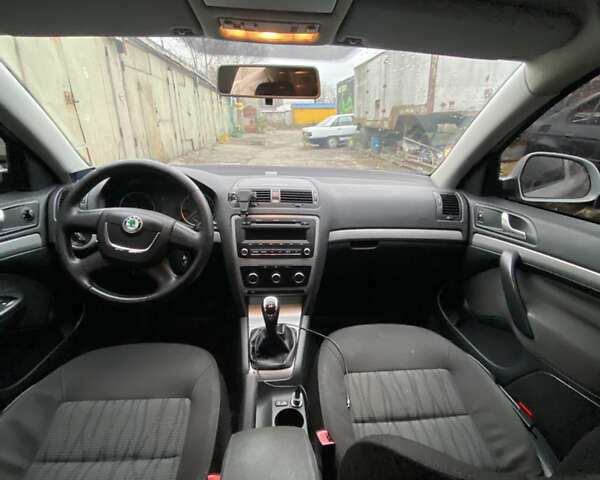 Сірий Шкода Октавія, об'ємом двигуна 1.8 л та пробігом 250 тис. км за 7000 $, фото 13 на Automoto.ua
