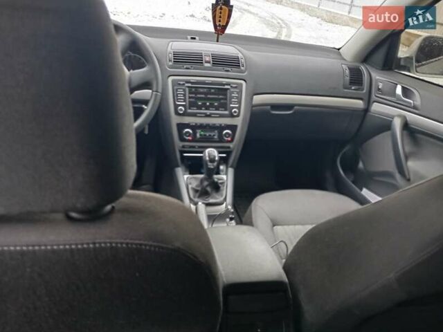 Серый Шкода Октавия, объемом двигателя 1.6 л и пробегом 220 тыс. км за 7600 $, фото 21 на Automoto.ua