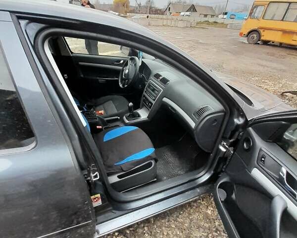 Сірий Шкода Октавія, об'ємом двигуна 1.6 л та пробігом 301 тис. км за 2500 $, фото 7 на Automoto.ua