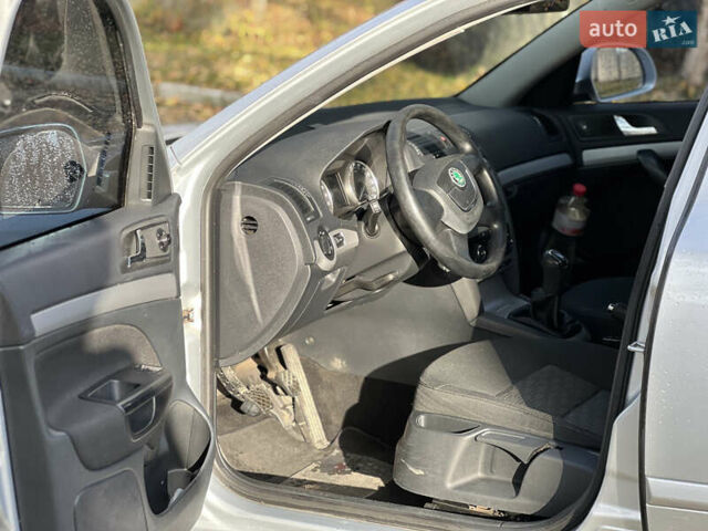 Серый Шкода Октавия, объемом двигателя 1.6 л и пробегом 254 тыс. км за 7500 $, фото 17 на Automoto.ua