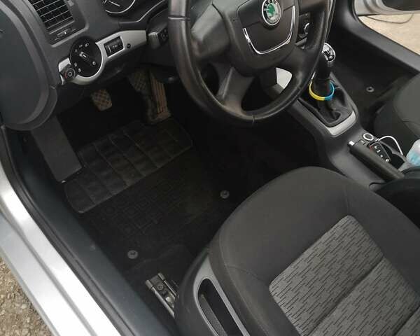 Сірий Шкода Октавія, об'ємом двигуна 1.6 л та пробігом 252 тис. км за 8500 $, фото 14 на Automoto.ua
