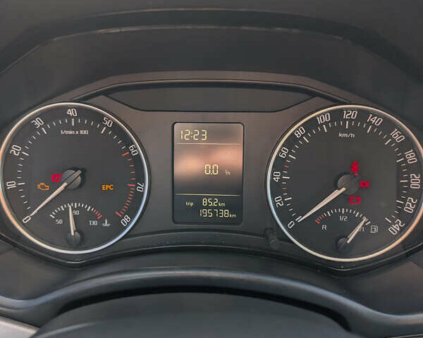 Сірий Шкода Октавія, об'ємом двигуна 1.39 л та пробігом 196 тис. км за 7399 $, фото 14 на Automoto.ua