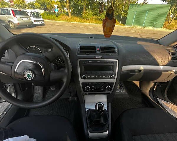 Сірий Шкода Октавія, об'ємом двигуна 1.8 л та пробігом 96 тис. км за 8499 $, фото 6 на Automoto.ua
