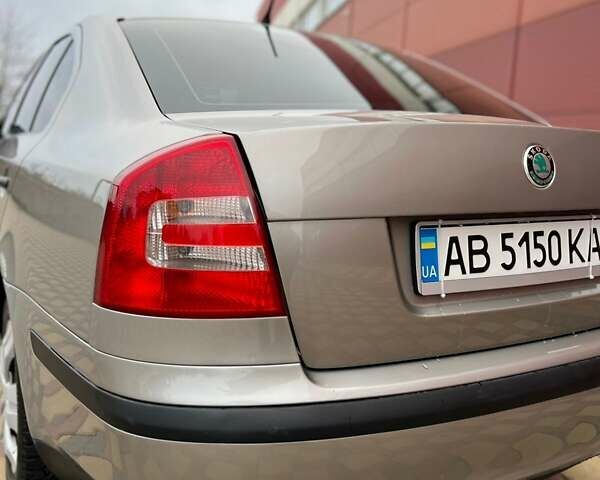 Серый Шкода Октавия, объемом двигателя 1.6 л и пробегом 235 тыс. км за 7500 $, фото 13 на Automoto.ua