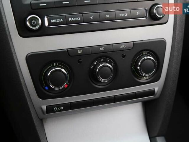 Серый Шкода Октавия, объемом двигателя 1.8 л и пробегом 201 тыс. км за 8900 $, фото 18 на Automoto.ua