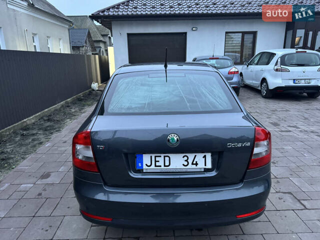 Сірий Шкода Октавія, об'ємом двигуна 2 л та пробігом 244 тис. км за 9400 $, фото 6 на Automoto.ua