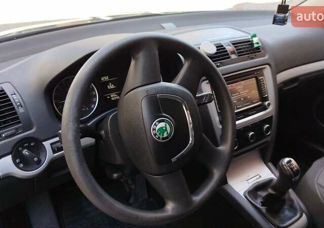 Шкода Октавія 2012 у Івано-Франківську на Automoto.ua Сірий Шкода Октавія, об'ємом двигуна 1.9 л та пробігом 195 тис. км за 8500 $, фото 13 на Automoto.ua