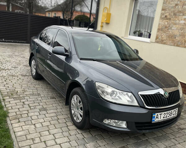 Сірий Шкода Октавія, об'ємом двигуна 1.6 л та пробігом 175 тис. км за 7600 $, фото 4 на Automoto.ua