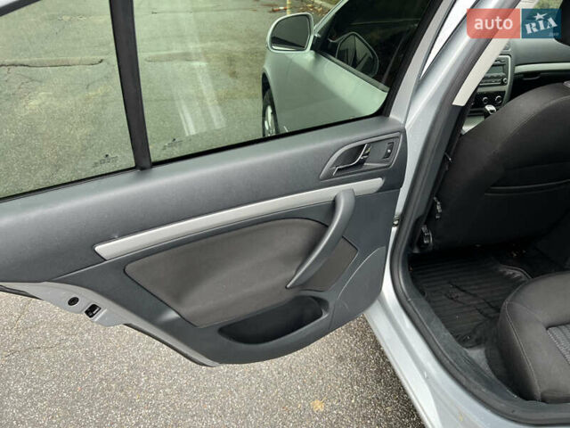 Сірий Шкода Октавія, об'ємом двигуна 1.8 л та пробігом 101 тис. км за 8950 $, фото 16 на Automoto.ua