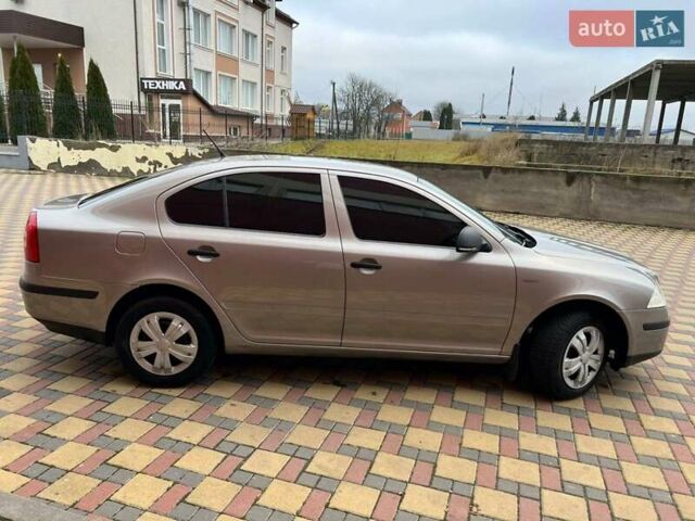 Серый Шкода Октавия, объемом двигателя 1.6 л и пробегом 235 тыс. км за 7500 $, фото 5 на Automoto.ua