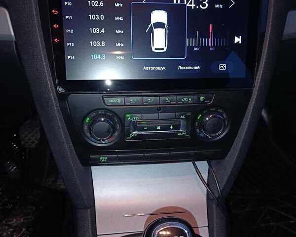 Серый Шкода Октавия, объемом двигателя 1.2 л и пробегом 182 тыс. км за 9000 $, фото 9 на Automoto.ua