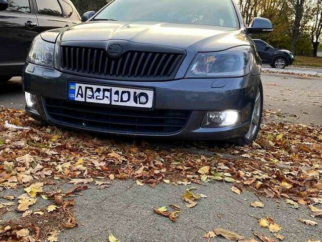 Серый Шкода Октавия, объемом двигателя 2 л и пробегом 275 тыс. км за 10500 $, фото 3 на Automoto.ua