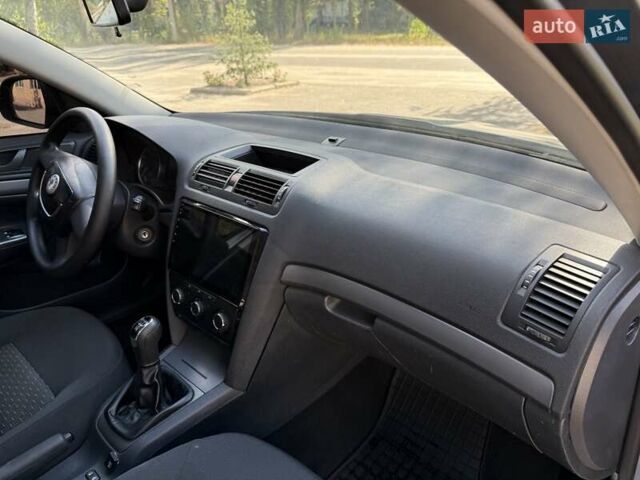 Серый Шкода Октавия, объемом двигателя 1.6 л и пробегом 173 тыс. км за 7700 $, фото 20 на Automoto.ua