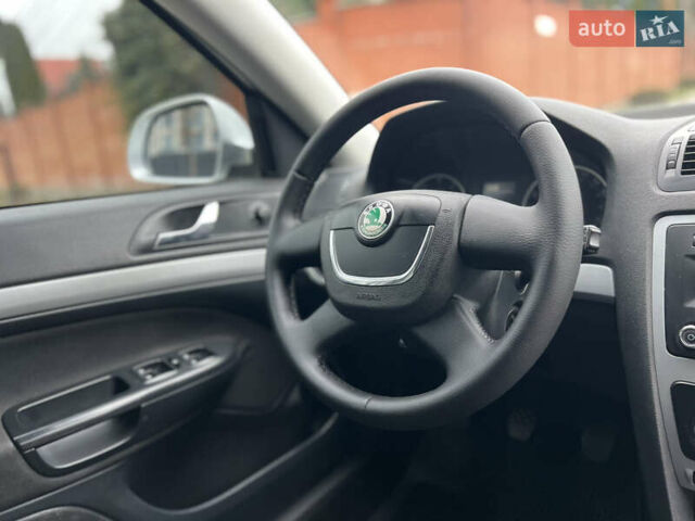 Серый Шкода Октавия, объемом двигателя 1.6 л и пробегом 193 тыс. км за 6800 $, фото 8 на Automoto.ua