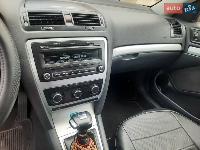 Сірий Шкода Октавія, об'ємом двигуна 1.8 л та пробігом 146 тис. км за 9800 $, фото 6 на Automoto.ua