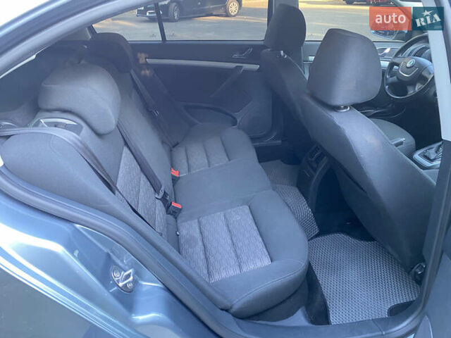 Шкода Октавія 2012 у Києві на Automoto.ua Сірий Шкода Октавія, об'ємом двигуна 1.8 л та пробігом 196 тис. км за 8000 $, фото 8 на Automoto.ua