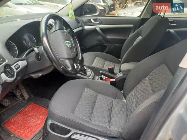 Серый Шкода Октавия, объемом двигателя 1.8 л и пробегом 253 тыс. км за 6800 $, фото 5 на Automoto.ua