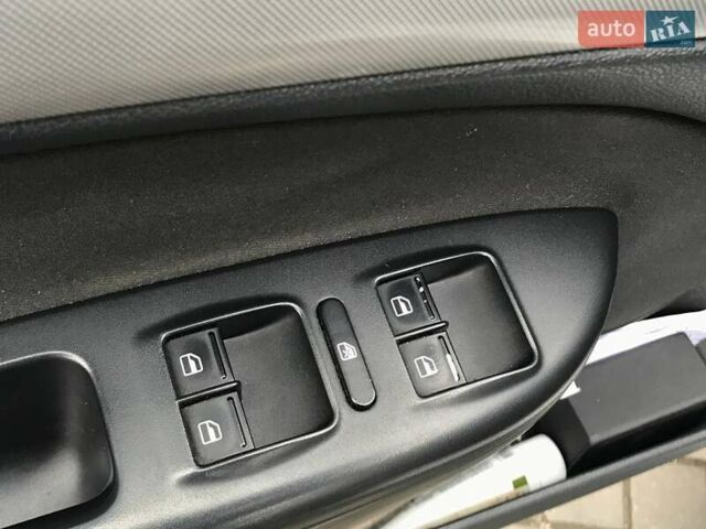 Сірий Шкода Октавія, об'ємом двигуна 1.6 л та пробігом 271 тис. км за 9400 $, фото 10 на Automoto.ua