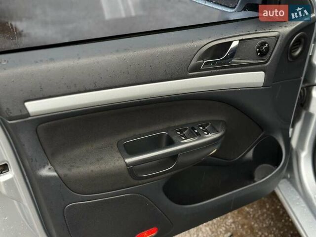 Сірий Шкода Октавія, об'ємом двигуна 1.4 л та пробігом 196 тис. км за 7440 $, фото 31 на Automoto.ua