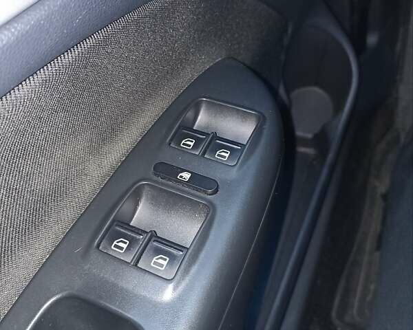 Сірий Шкода Октавія, об'ємом двигуна 1.6 л та пробігом 230 тис. км за 7777 $, фото 30 на Automoto.ua