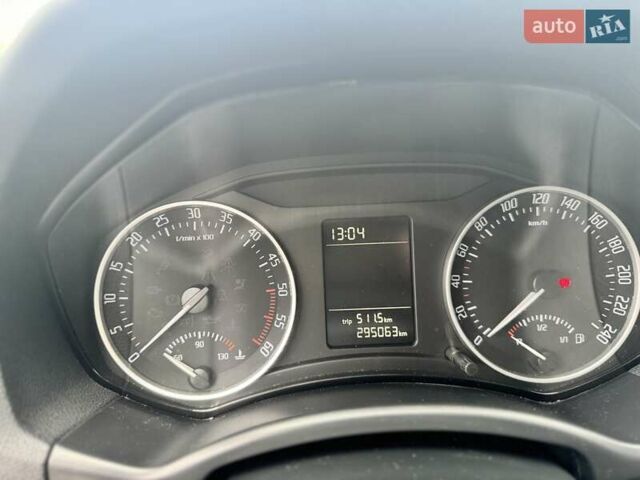 Серый Шкода Октавия, объемом двигателя 1.97 л и пробегом 295 тыс. км за 9700 $, фото 13 на Automoto.ua
