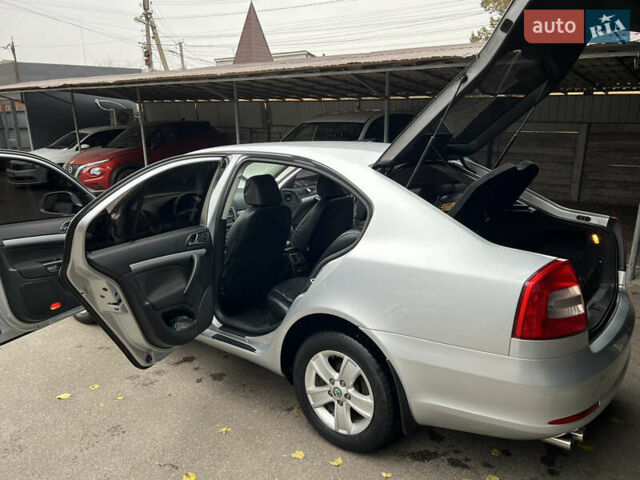 Сірий Шкода Октавія, об'ємом двигуна 1.8 л та пробігом 284 тис. км за 7999 $, фото 8 на Automoto.ua