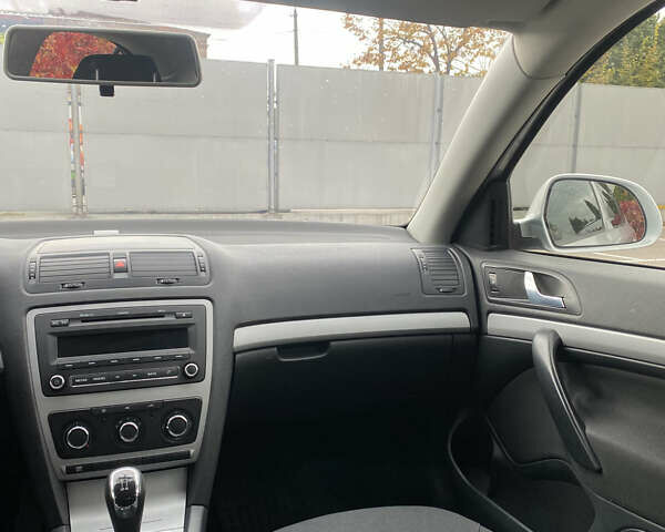 Сірий Шкода Октавія, об'ємом двигуна 1.9 л та пробігом 179 тис. км за 8900 $, фото 44 на Automoto.ua