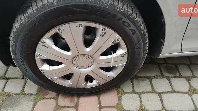 Серый Шкода Октавия, объемом двигателя 1.6 л и пробегом 170 тыс. км за 8800 $, фото 14 на Automoto.ua