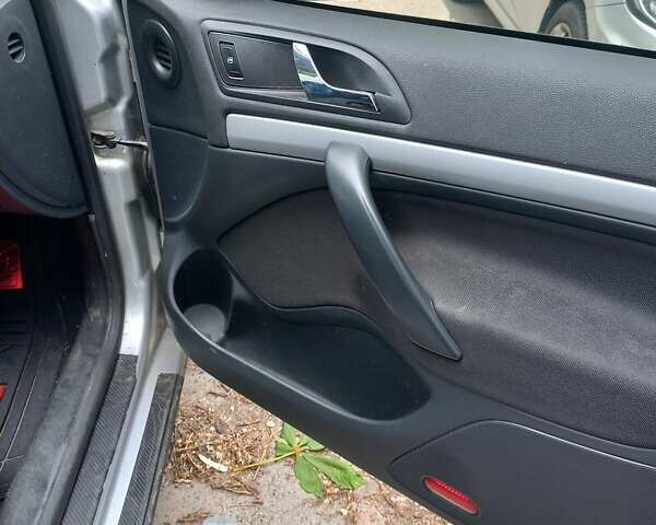 Серый Шкода Октавия, объемом двигателя 1.8 л и пробегом 253 тыс. км за 6800 $, фото 3 на Automoto.ua