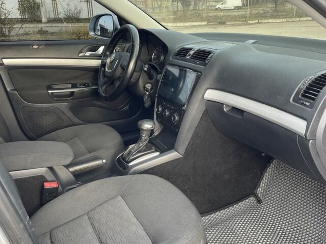 Сірий Шкода Октавія, об'ємом двигуна 1.8 л та пробігом 250 тис. км за 8550 $, фото 11 на Automoto.ua