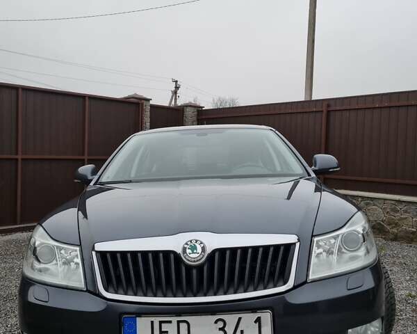 Сірий Шкода Октавія, об'ємом двигуна 2 л та пробігом 245 тис. км за 9200 $, фото 7 на Automoto.ua