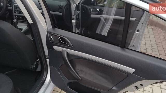 Серый Шкода Октавия, объемом двигателя 1.6 л и пробегом 170 тыс. км за 8800 $, фото 10 на Automoto.ua