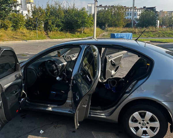 Сірий Шкода Октавія, об'ємом двигуна 1.8 л та пробігом 96 тис. км за 8499 $, фото 11 на Automoto.ua