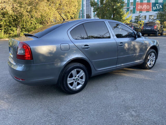 Шкода Октавія 2012 у Києві на Automoto.ua Сірий Шкода Октавія, об'ємом двигуна 1.8 л та пробігом 196 тис. км за 8000 $, фото 4 на Automoto.ua