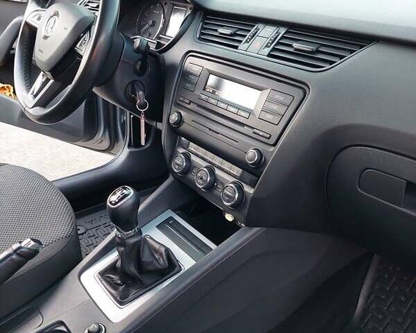 Серый Шкода Октавия, объемом двигателя 1.8 л и пробегом 150 тыс. км за 10750 $, фото 9 на Automoto.ua