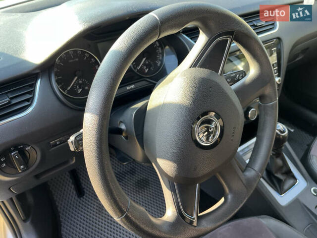 Серый Шкода Октавия, объемом двигателя 1.6 л и пробегом 199 тыс. км за 9500 $, фото 13 на Automoto.ua