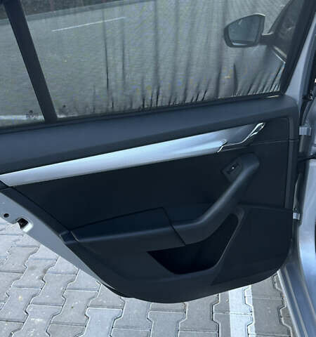 Сірий Шкода Октавія, об'ємом двигуна 1.8 л та пробігом 127 тис. км за 11000 $, фото 18 на Automoto.ua