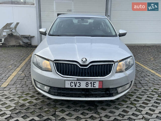 Серый Шкода Октавия, объемом двигателя 1.6 л и пробегом 220 тыс. км за 7300 $, фото 1 на Automoto.ua