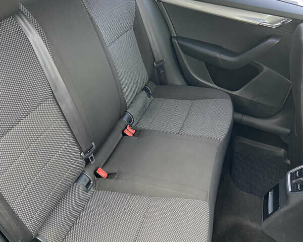 Серый Шкода Октавия, объемом двигателя 1.8 л и пробегом 215 тыс. км за 10350 $, фото 11 на Automoto.ua