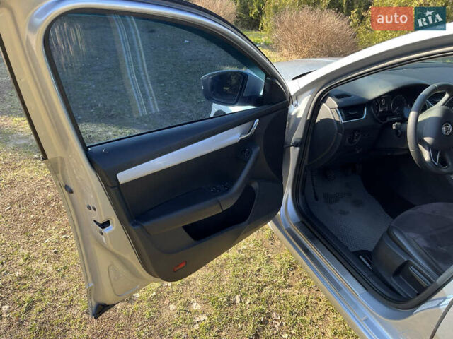 Серый Шкода Октавия, объемом двигателя 1.6 л и пробегом 199 тыс. км за 9500 $, фото 11 на Automoto.ua