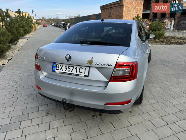 Шкода Октавія 2013 у Хмельницькому на Automoto.ua Сірий Шкода Октавія, об'ємом двигуна 1.97 л та пробігом 235 тис. км за 9900 $, фото 10 на Automoto.ua