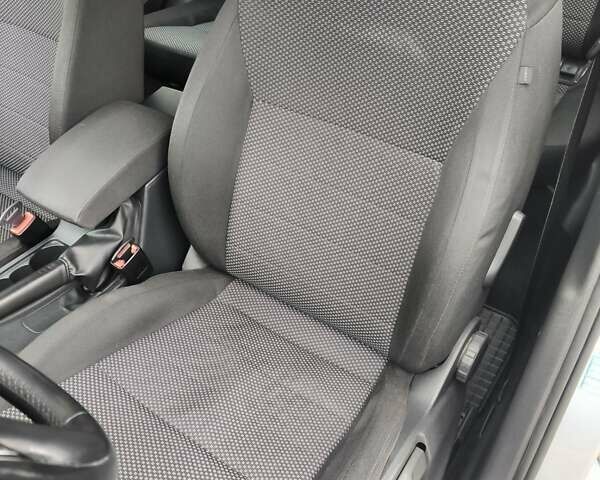 Серый Шкода Октавия, объемом двигателя 1.6 л и пробегом 288 тыс. км за 9950 $, фото 9 на Automoto.ua