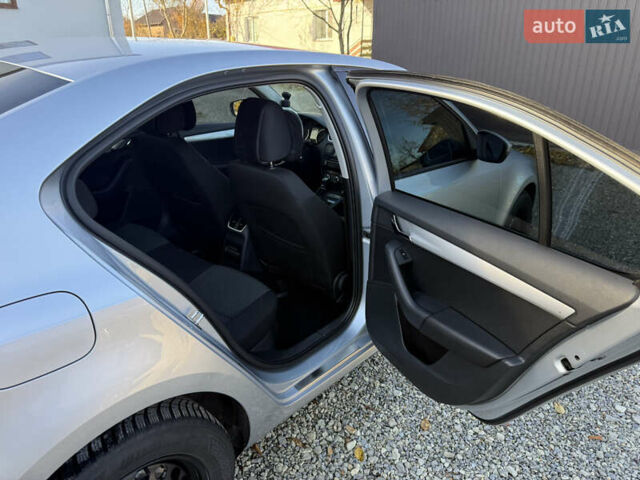 Серый Шкода Октавия, объемом двигателя 2 л и пробегом 178 тыс. км за 11700 $, фото 12 на Automoto.ua