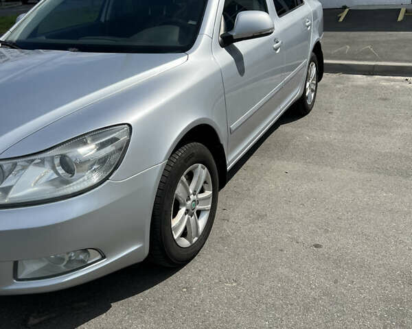 Серый Шкода Октавия, объемом двигателя 1.8 л и пробегом 249 тыс. км за 6999 $, фото 3 на Automoto.ua