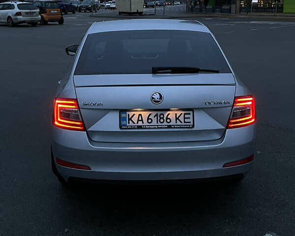 Серый Шкода Октавия, объемом двигателя 1.8 л и пробегом 185 тыс. км за 11900 $, фото 6 на Automoto.ua
