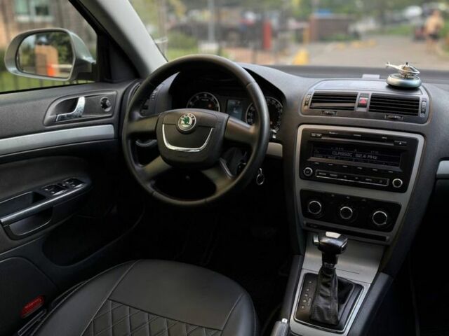 Серый Шкода Октавия, объемом двигателя 1.8 л и пробегом 260 тыс. км за 7850 $, фото 6 на Automoto.ua